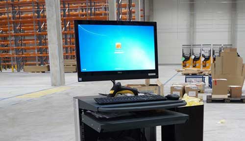 Mobiler Arbeitsplatz im Lager